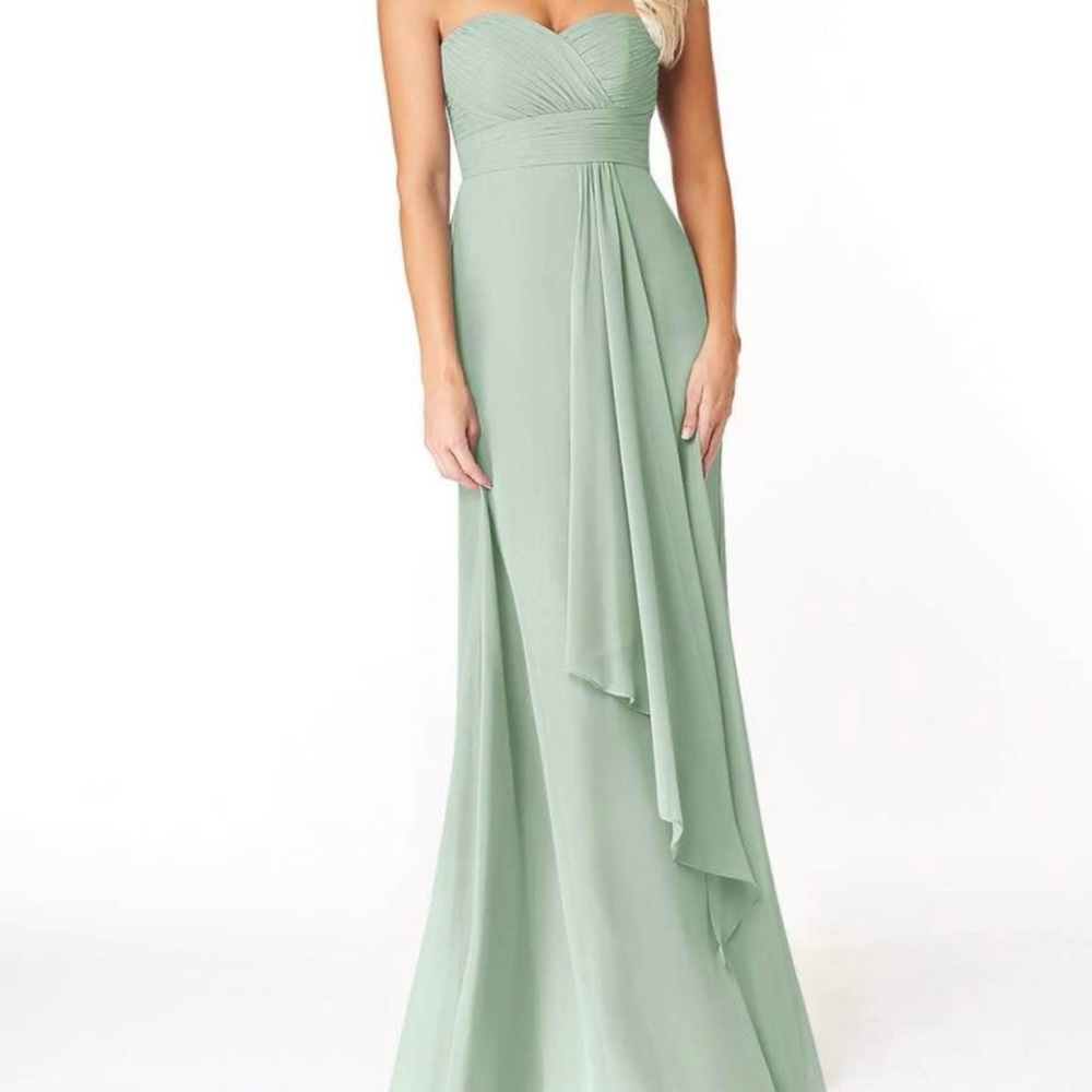 NWT Azazie Bridesmaids Dress
Agave size A10
